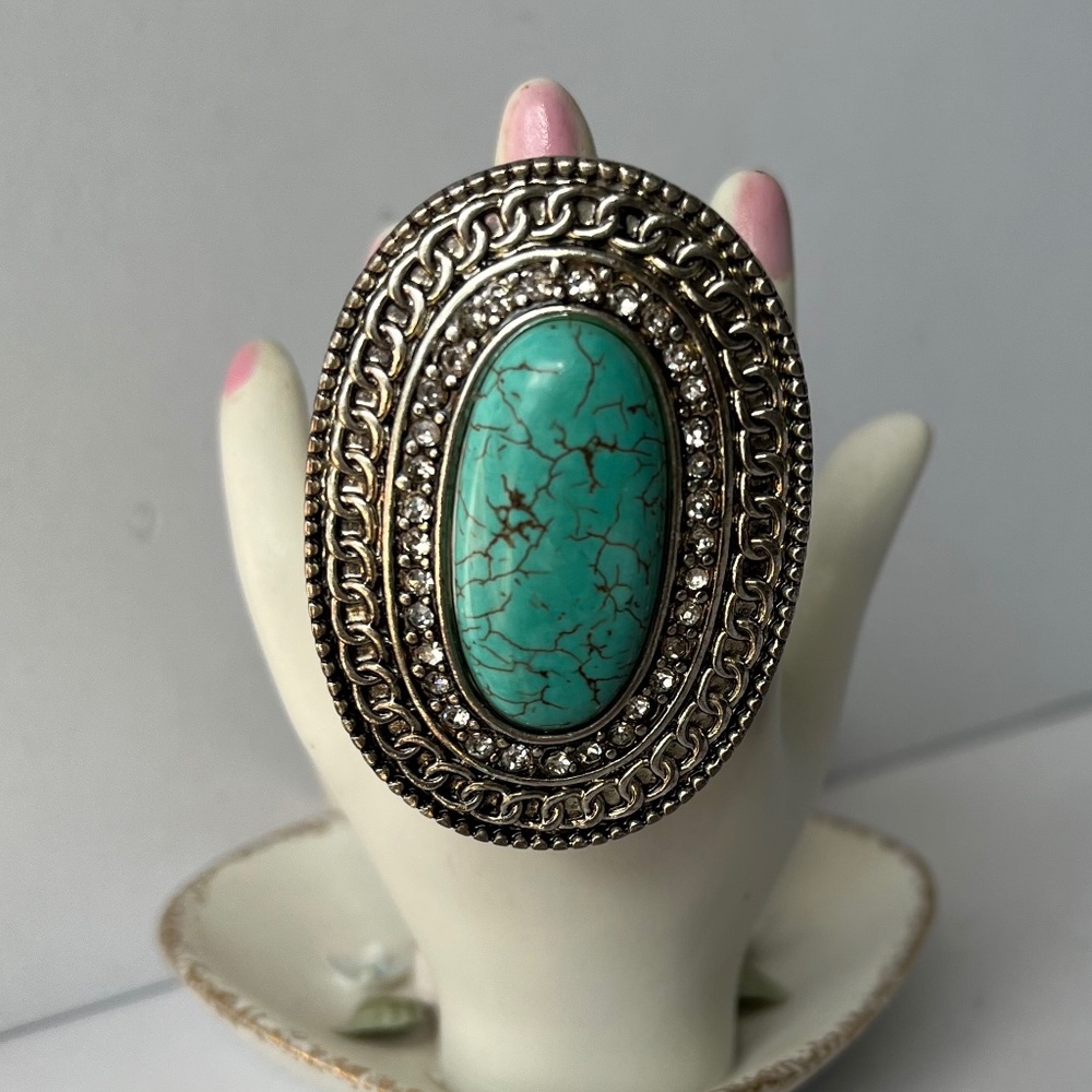 Stretchy turquoise ring
